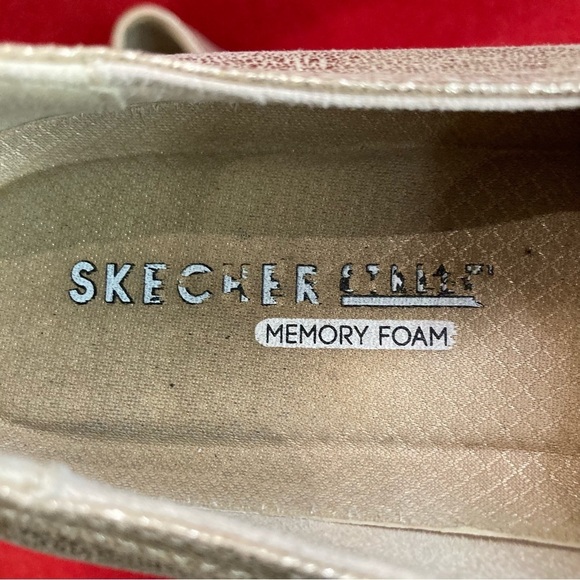 SKECHERS Sz 8 Rise Gold Pearls  Slip On White Rubber Sole SN801 Loafers Shoes - Picture 9 of 11